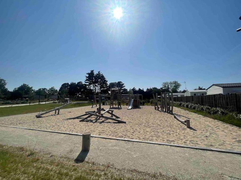Cottage Dans Parc Residentiel De Loisirs, Piscine, 150M De La Mer جولوفيل ليه باه المظهر الخارجي الصورة